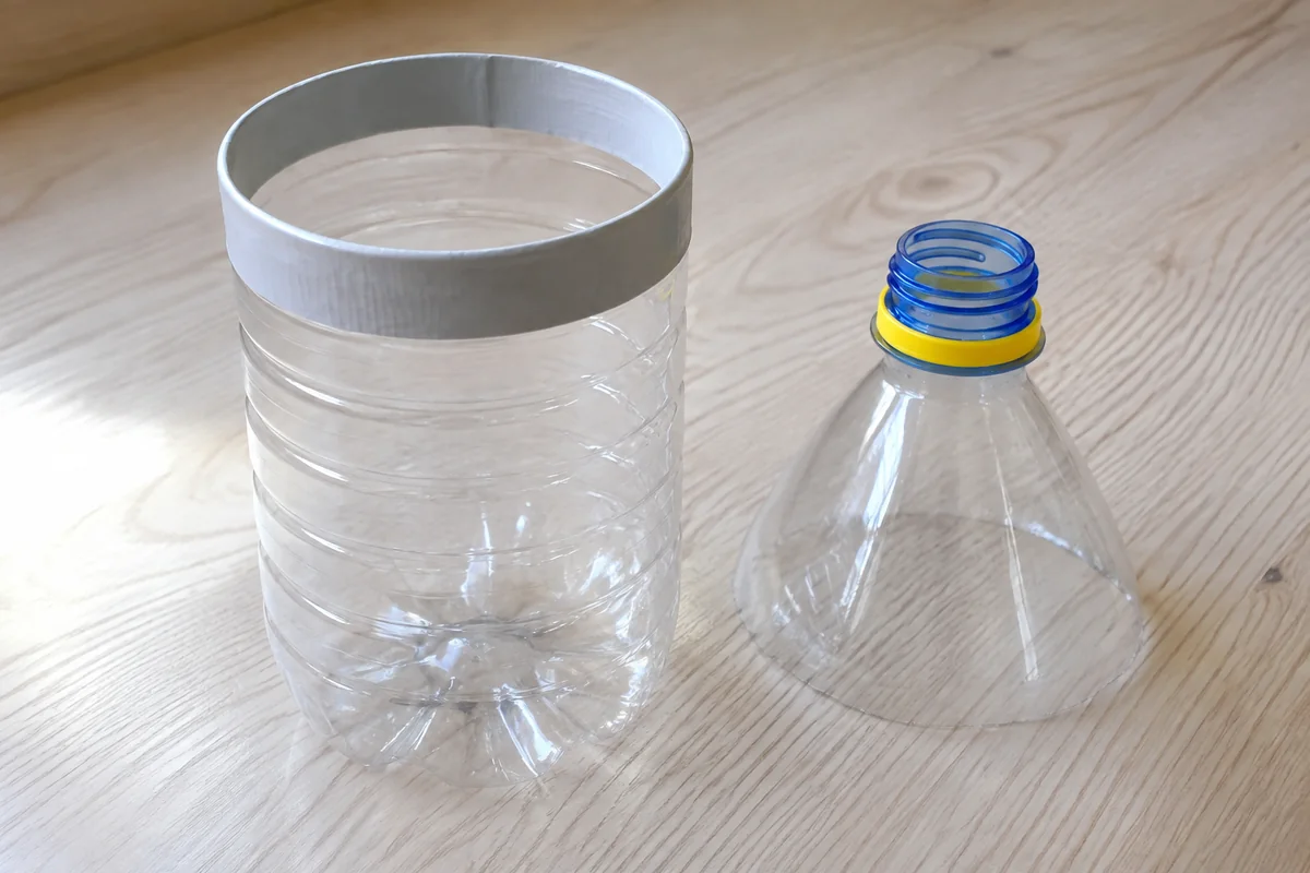 Étape 1 — bouteille coupée au bord protégé