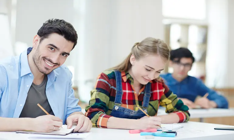 Le prix de la formation BAFA : une analyse comparative