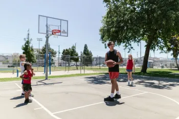 Basket enfant : à quel âge commencer en club ?