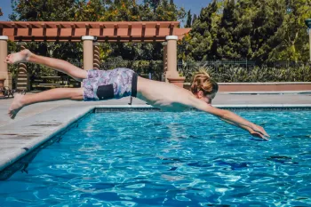 Plongeon enfant : à quel âge commencer en club ?