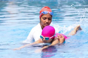 Premier entraînement de natation en club : que prévoir ?