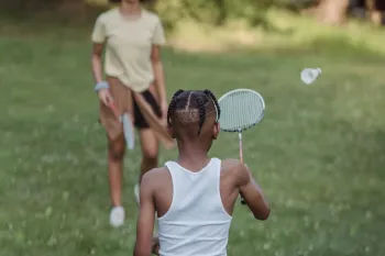 Premier cours de badminton enfant : matériel et déroulement