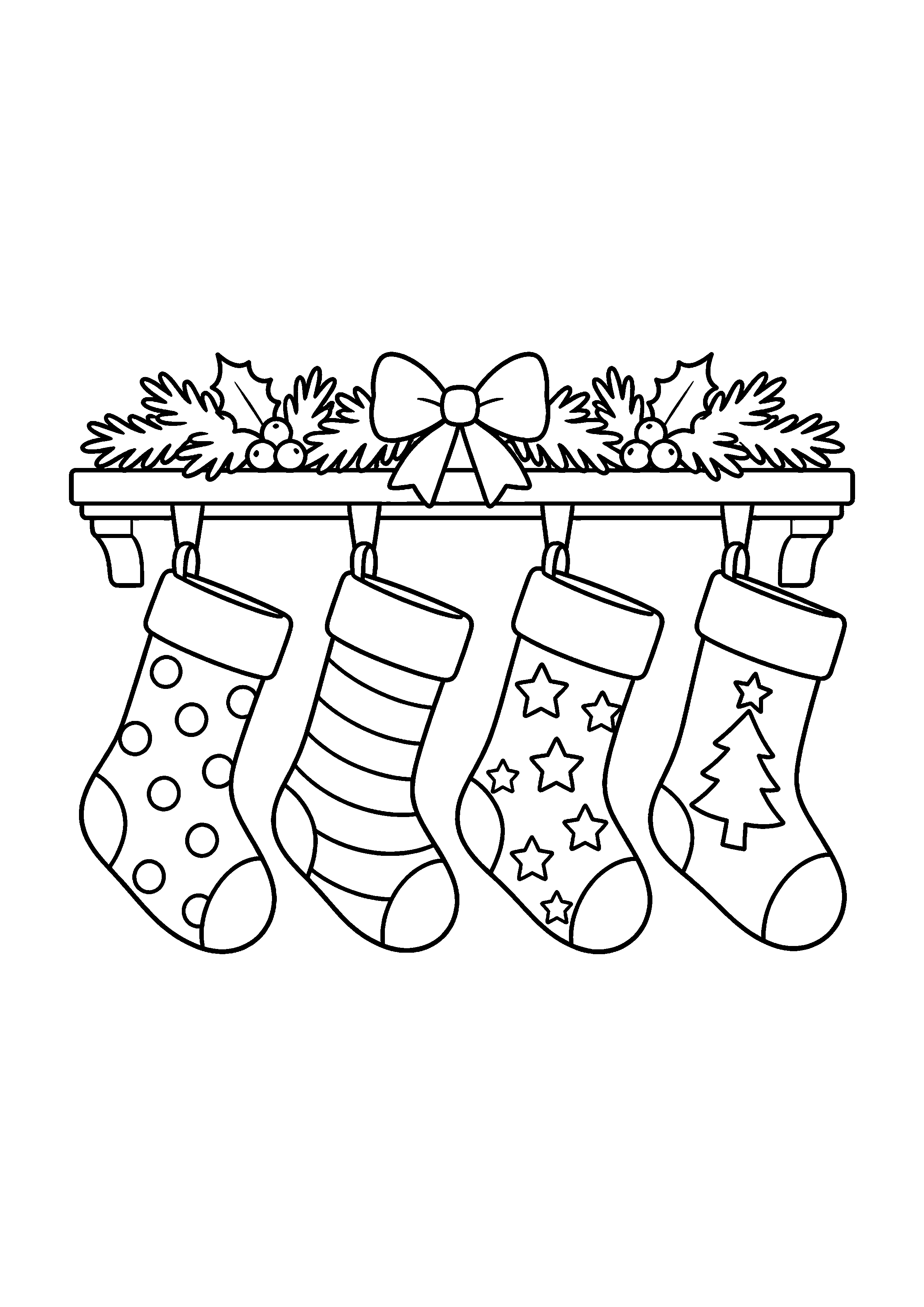 Coloriage Quatre chaussettes familiales aux motifs variés de Noël à imprimer gratuitement