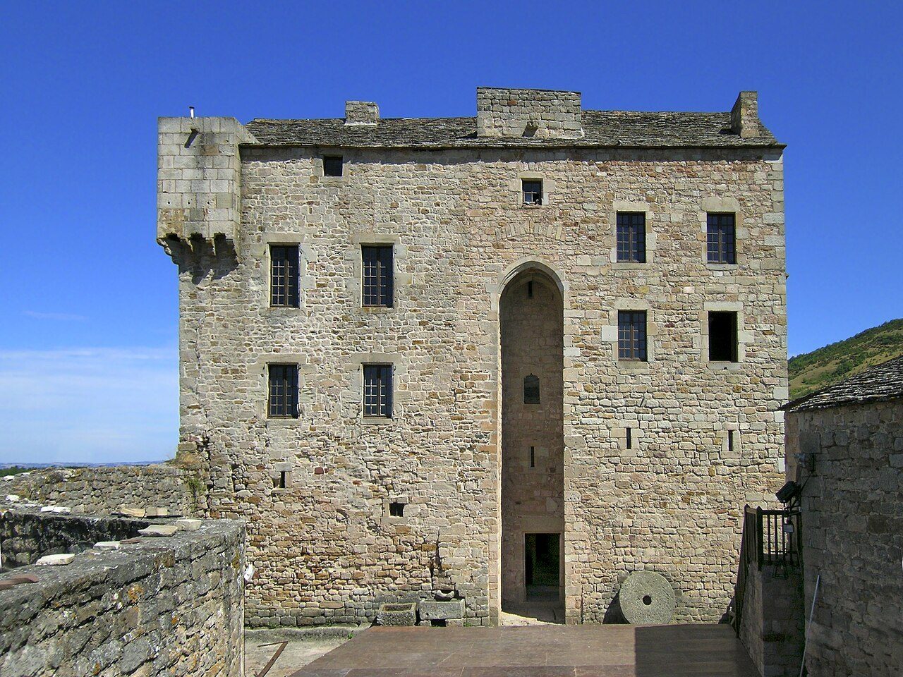 Château de Montaigut à Gissac
