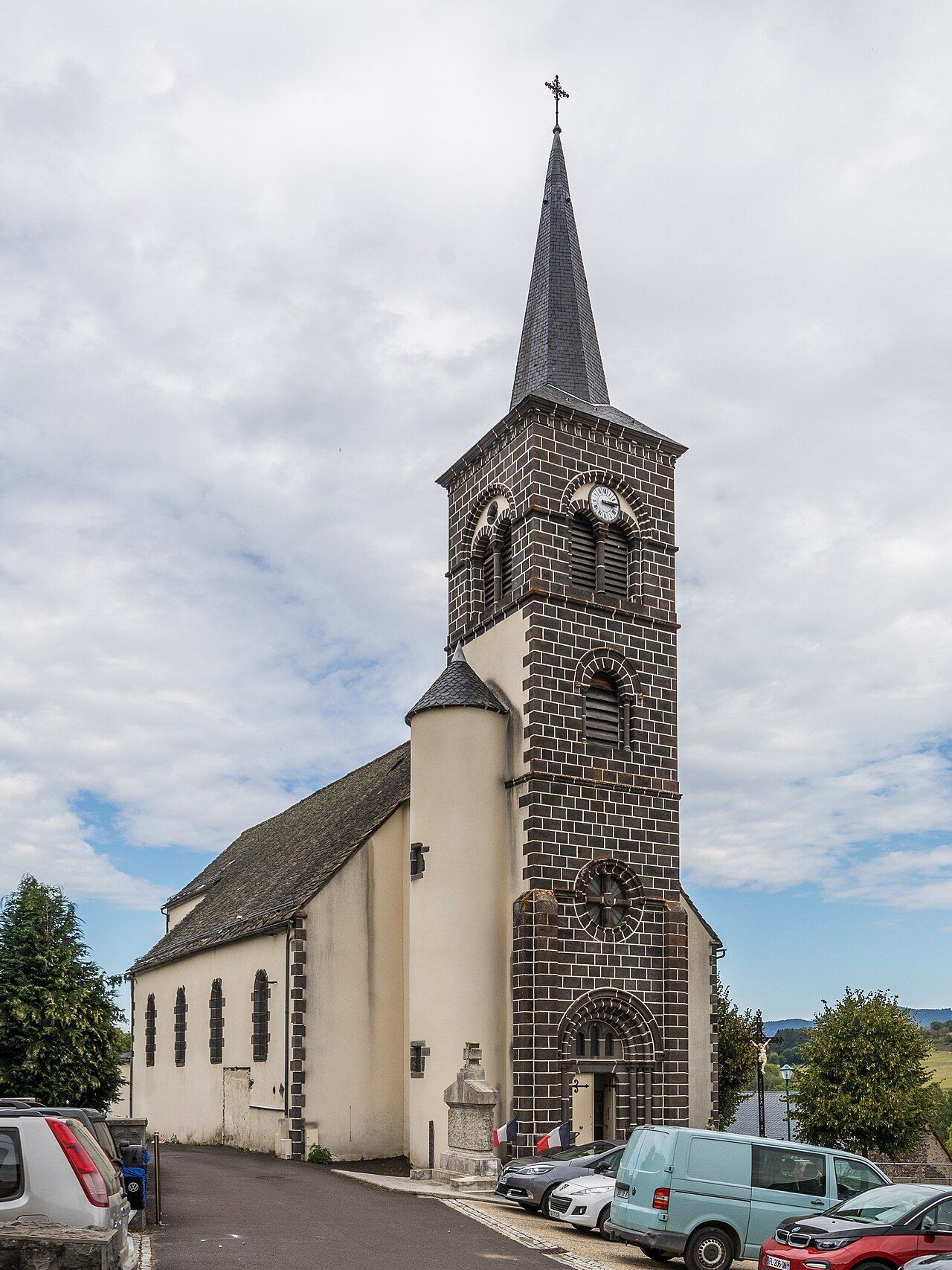 Bibliothèque de Saint-Bonnet-Près-Orcival à Saint-Bonnet-près-Orcival