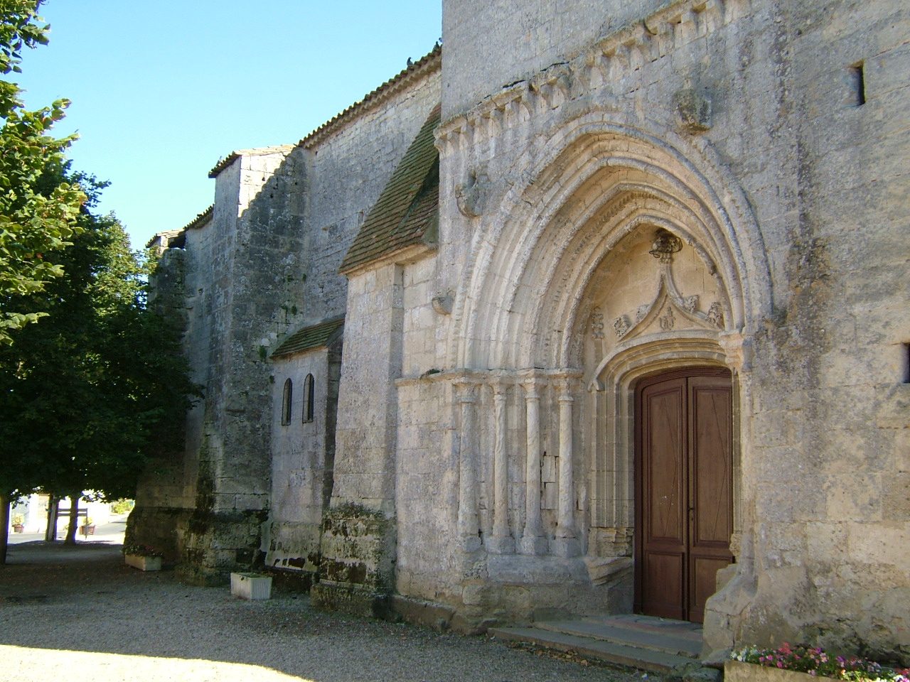 Eglise de Saint-Laurent d'Arce à Saint-Laurent-d'Arce