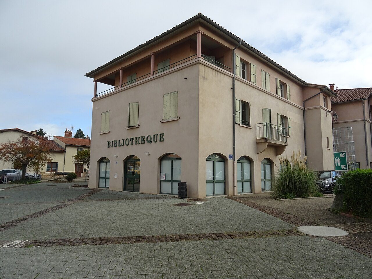 Bibliothèque à Ternay