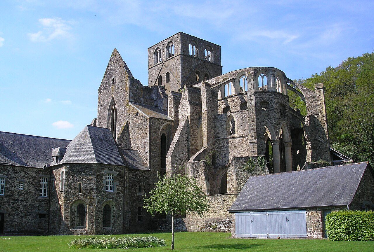 Autour de l'Abbaye de Hambye à Hambye