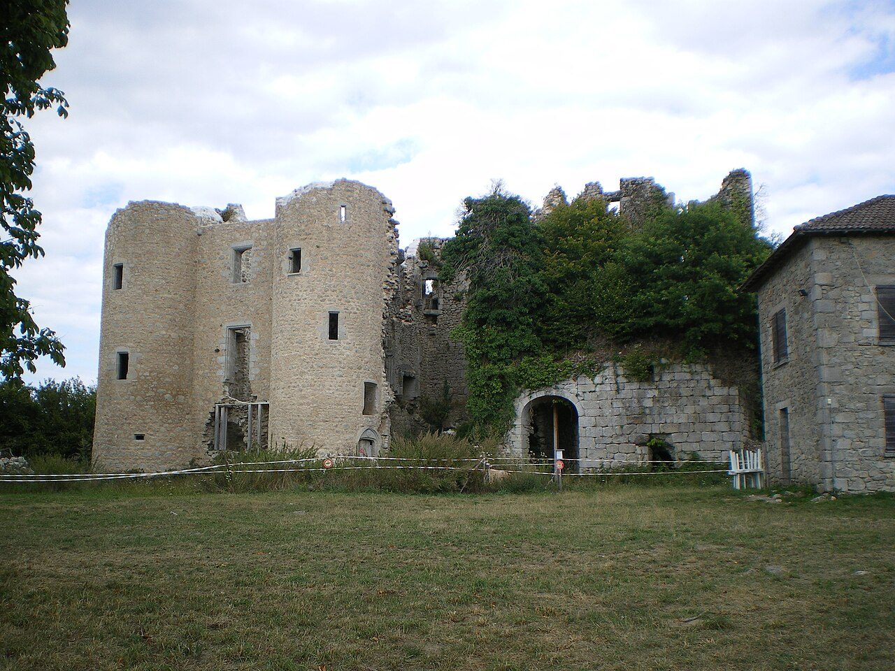 Château de Naucaze à Saint-Julien-de-Toursac