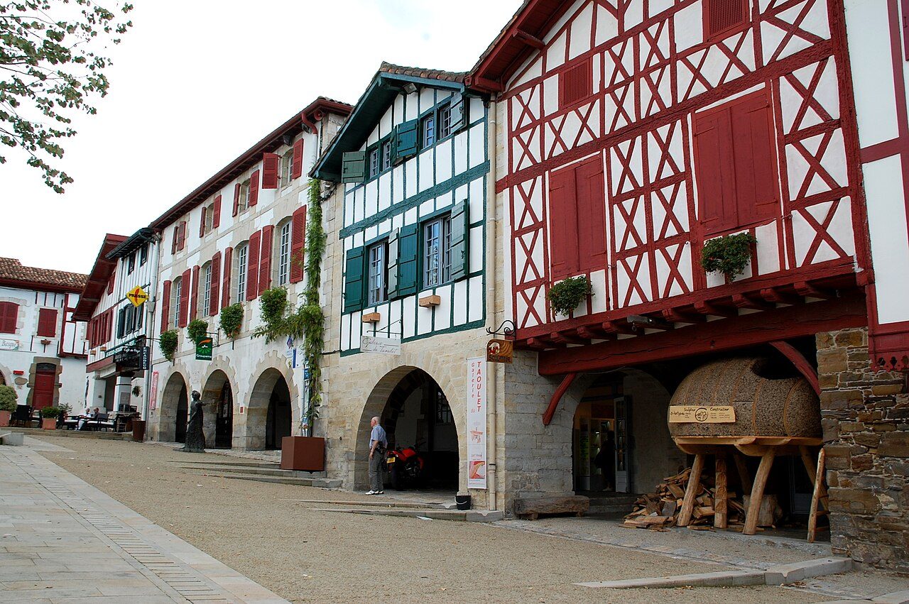 La Bastide-Clairence, classé parmi "les plus beaux villages de France" à La Bastide-Clairence