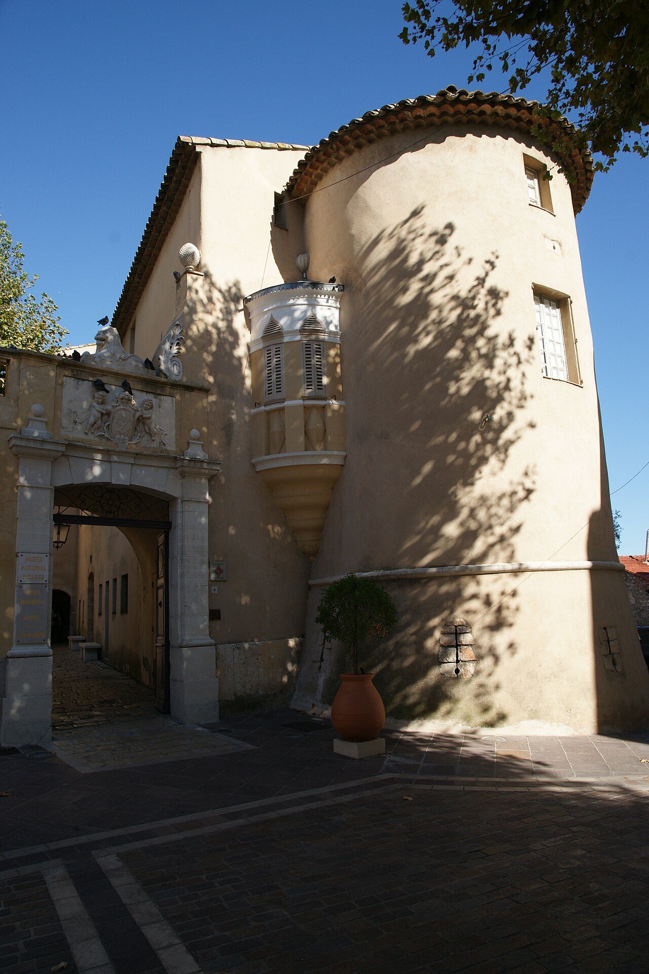 Musée National Picasso "La Guerre et la Paix"
