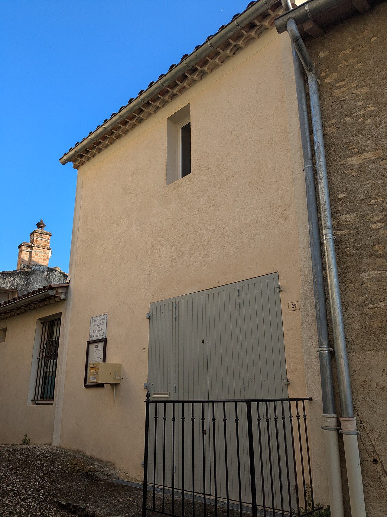 Bibliothèque municipale de La Roque-sur-Pernes à La Roque-sur-Pernes