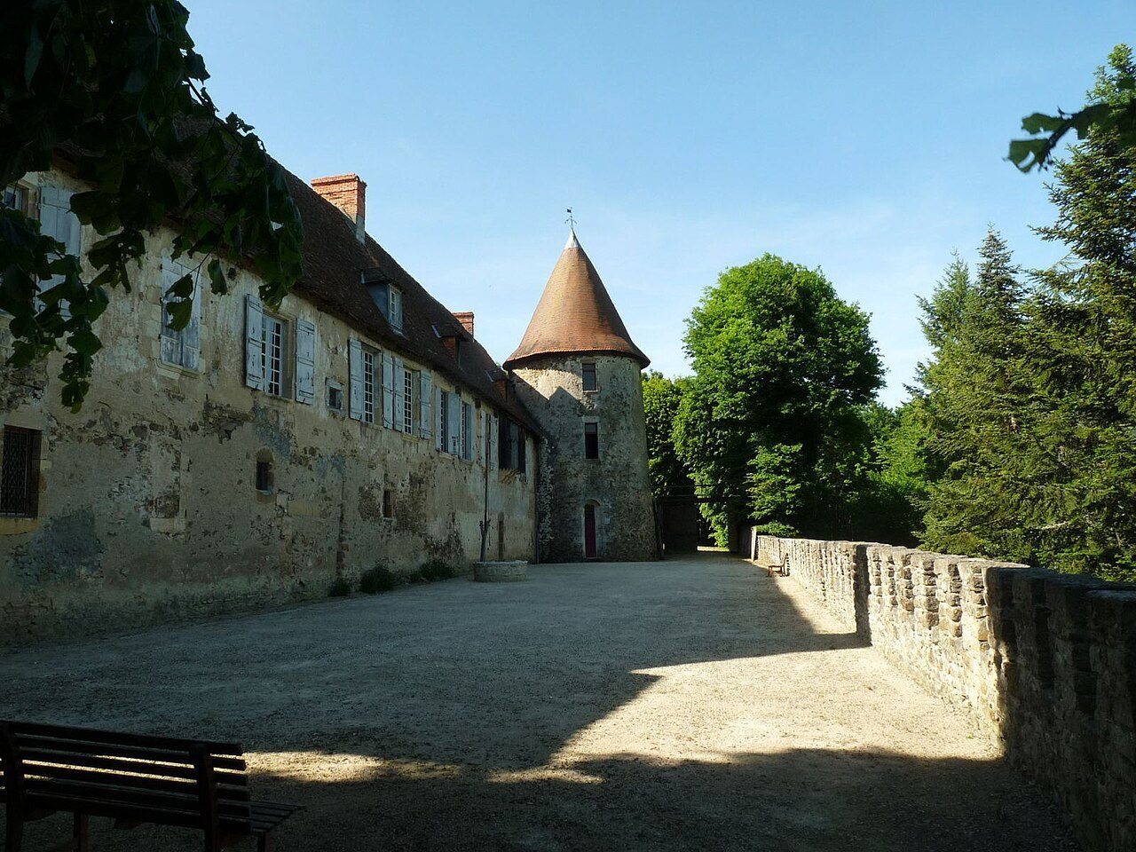 Château de Peyras à Terres-de-Haute-Charente