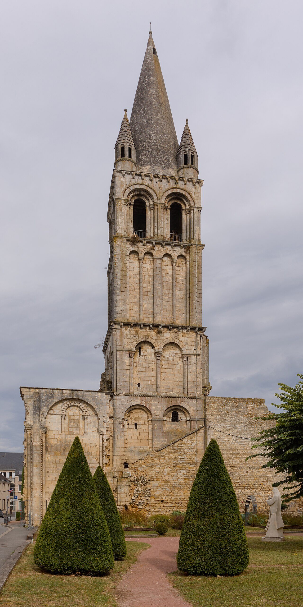 Musée et site historique de l'abbaye Notre-Dame de Déols à Déols