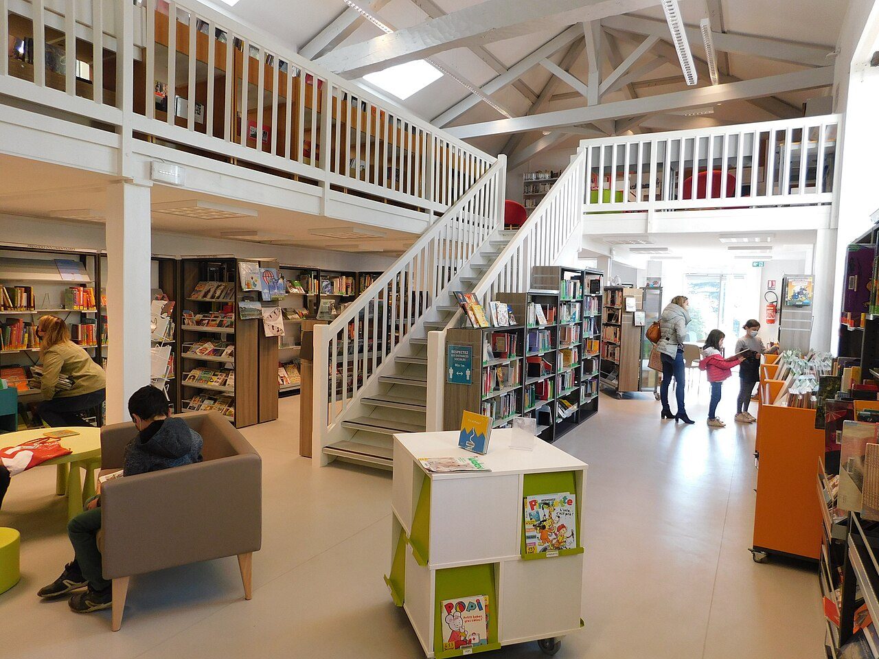 Médiathèque l'Orangerie à Saint-Ismier