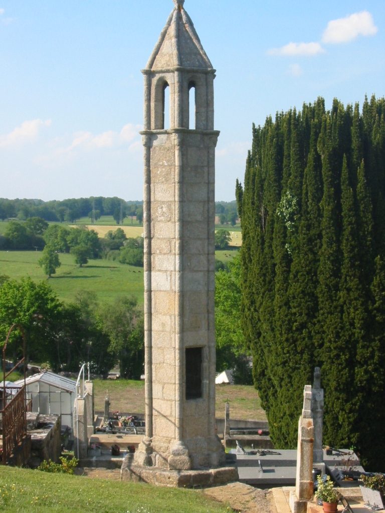 Lanterne des morts de Versillat à Saint-Agnant-de-Versillat
