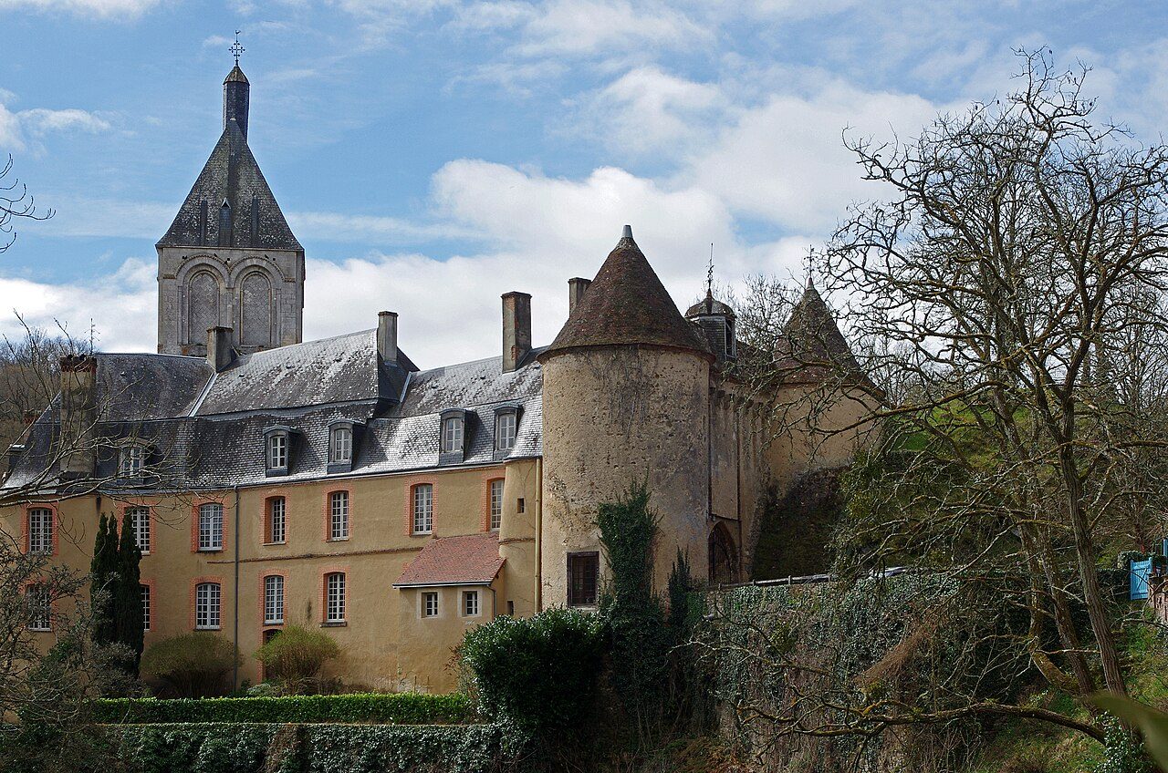 Village de Rochefort et son château à Rochefort