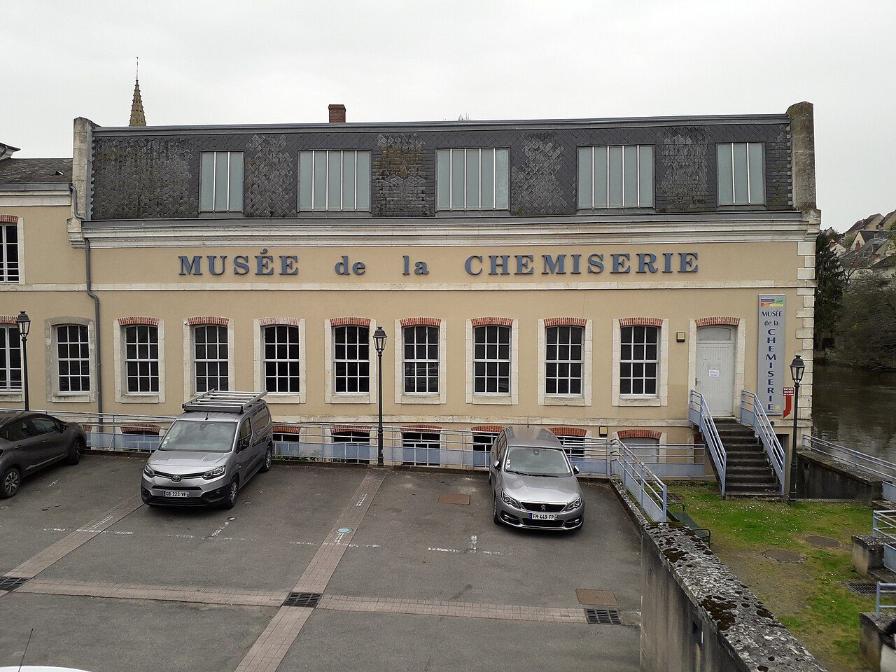 Musée de la chemiserie et de l'élégance masculine et son jardin textile à Argenton-sur-Creuse