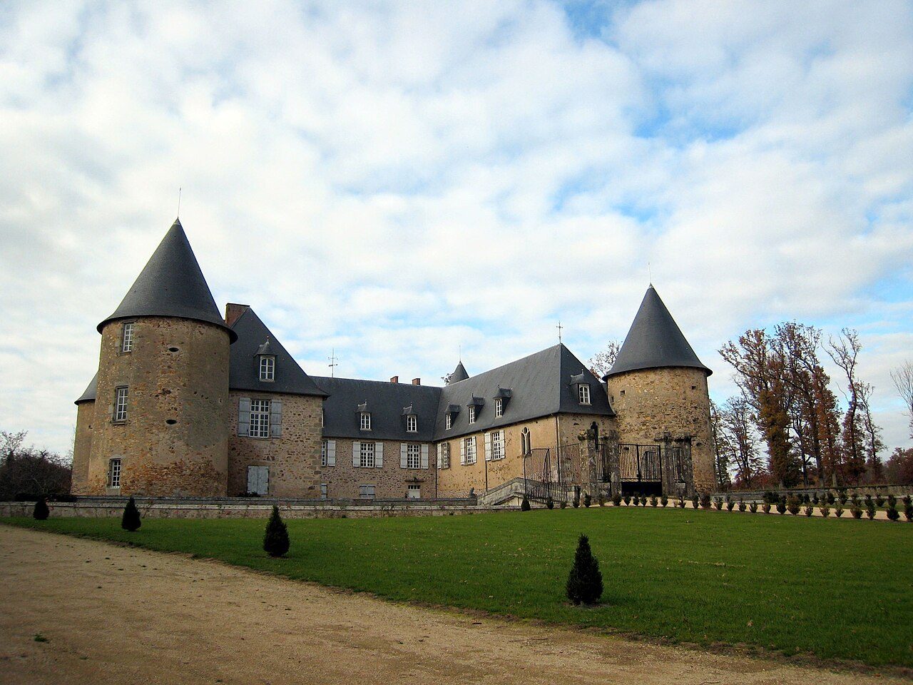 Chateau de Rochebrune à Étagnac