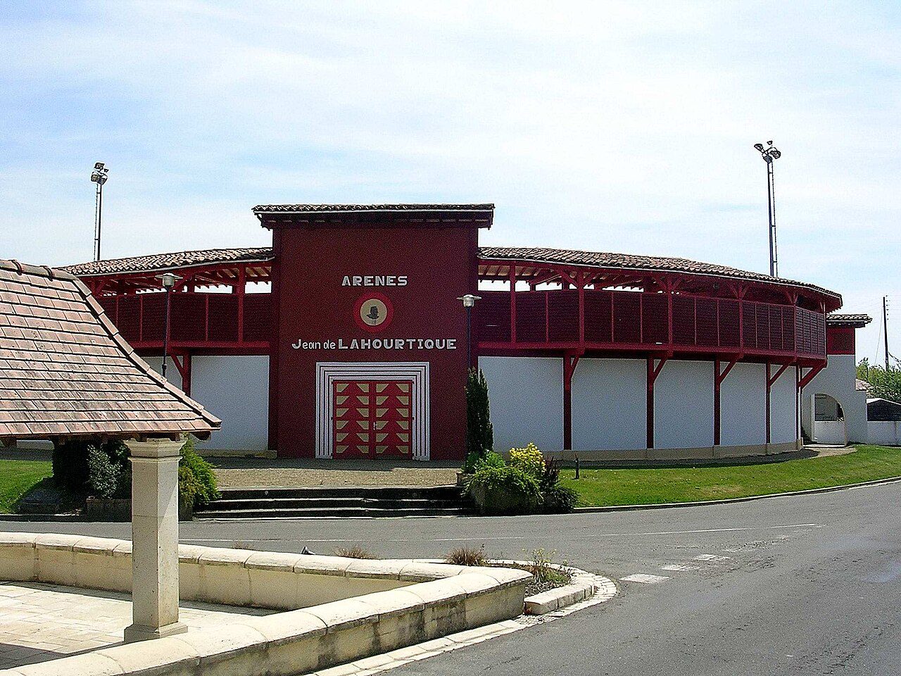 Arènes Jean-de-Lahourtique à Bascons