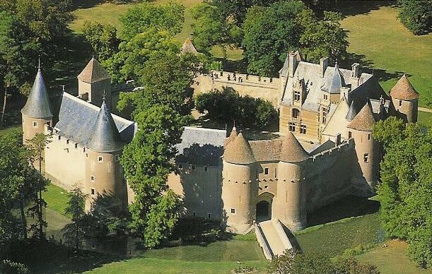 Château et jardins d'Ainay-le-Vieil à Ainay-le-Vieil