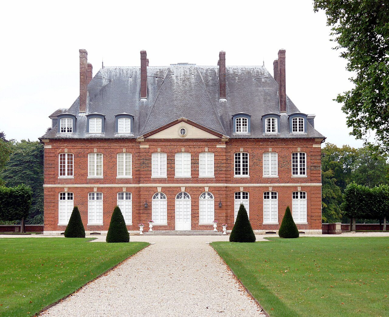 Domaine de Bois-Héroult avec son château, son parc, son Grand Commun, son Colombier à Bois-Héroult