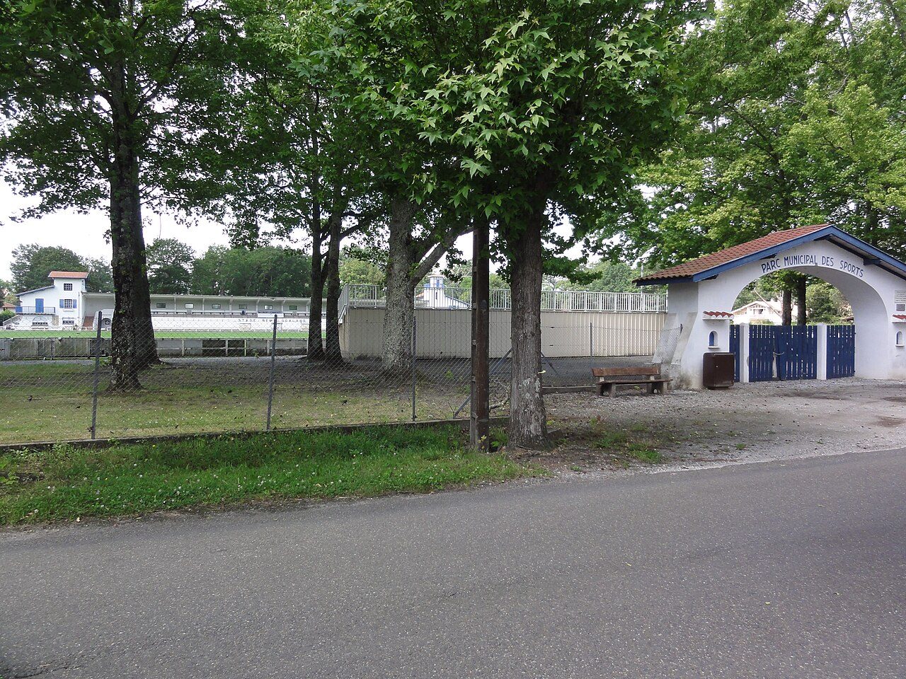 Stade municipal à Landes