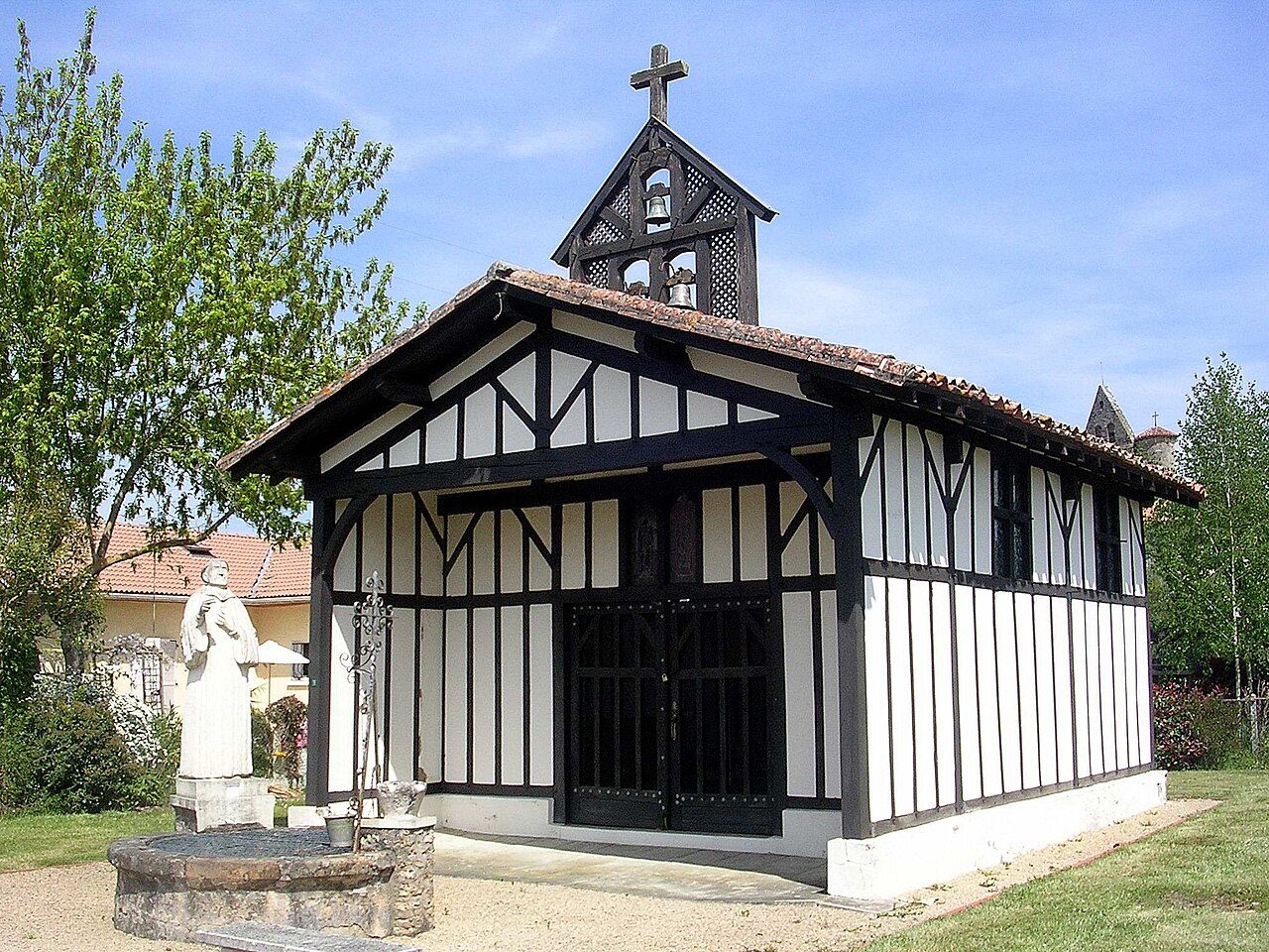 Chapelle Saint-Amand à Bascons