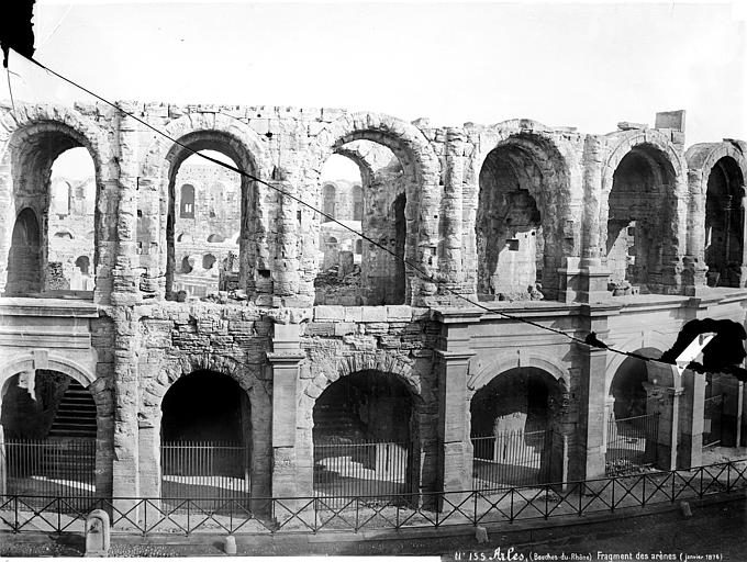 Médiathèque d'Arles à Arles