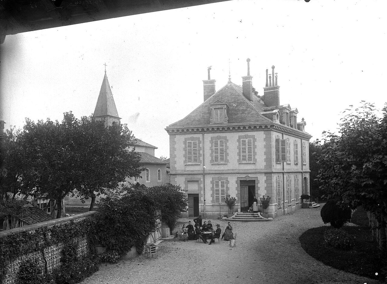 Bibliothèque de Brézins