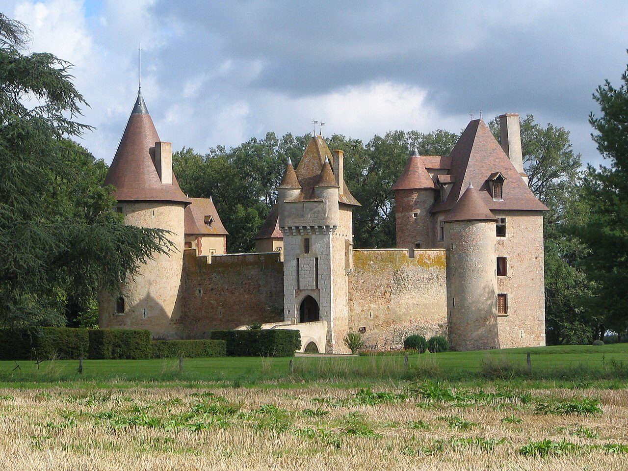 Château de Thoury à Saint-Pourçain-sur-Besbre