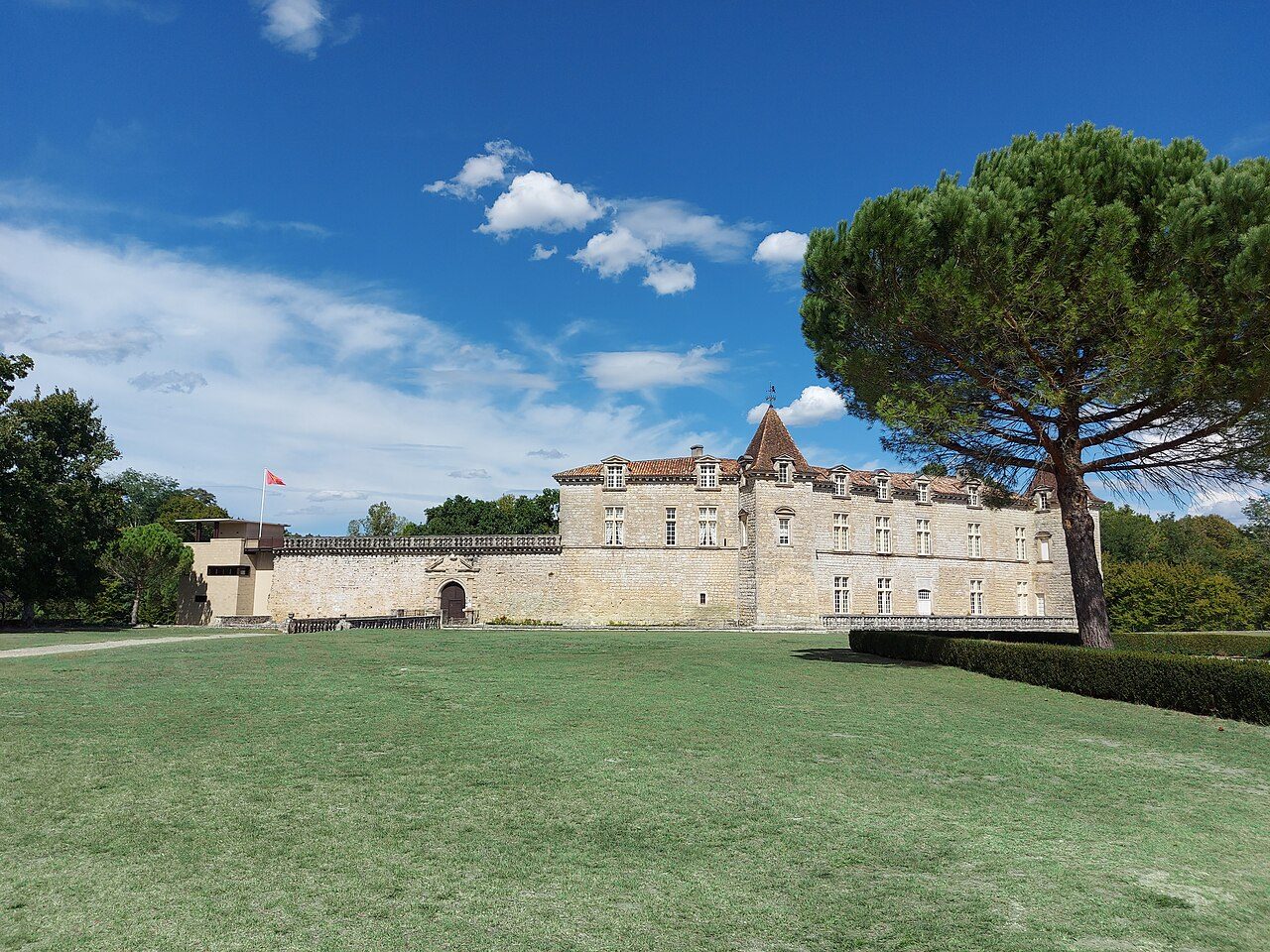 Château Royal de Cazeneuve à Préchac