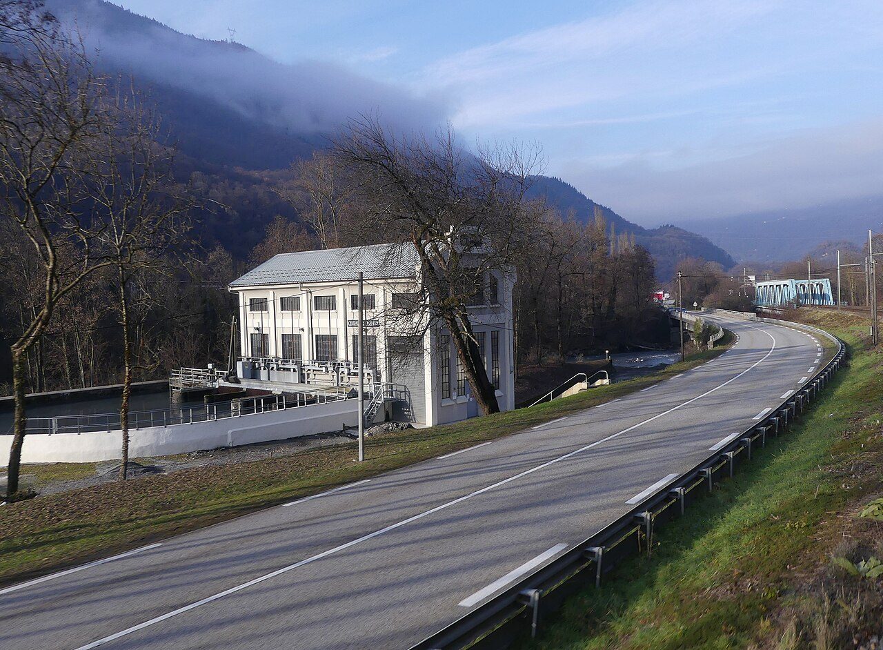 Centrale Hydroélectrique à Long