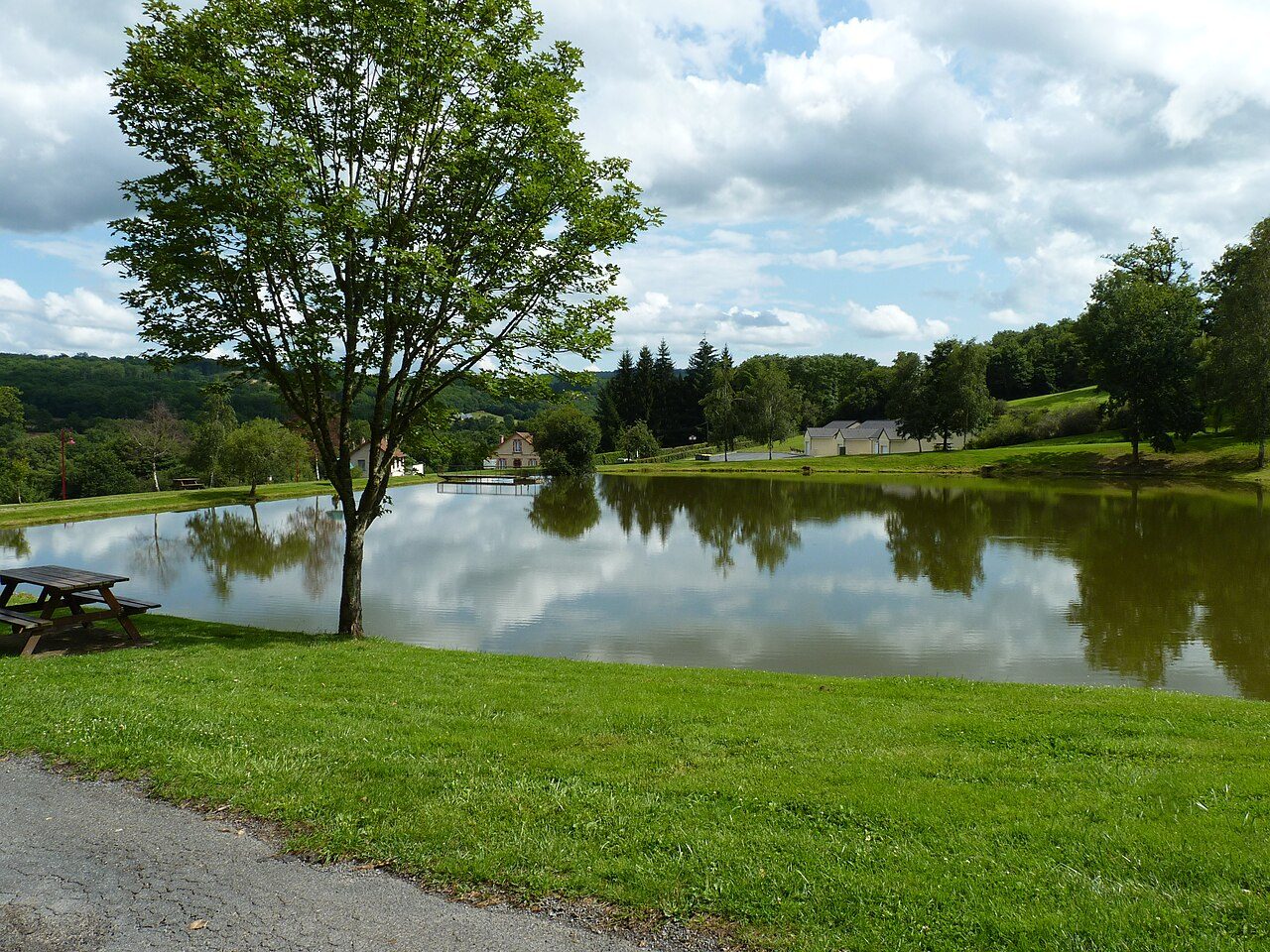 Etang communal à Clugnat