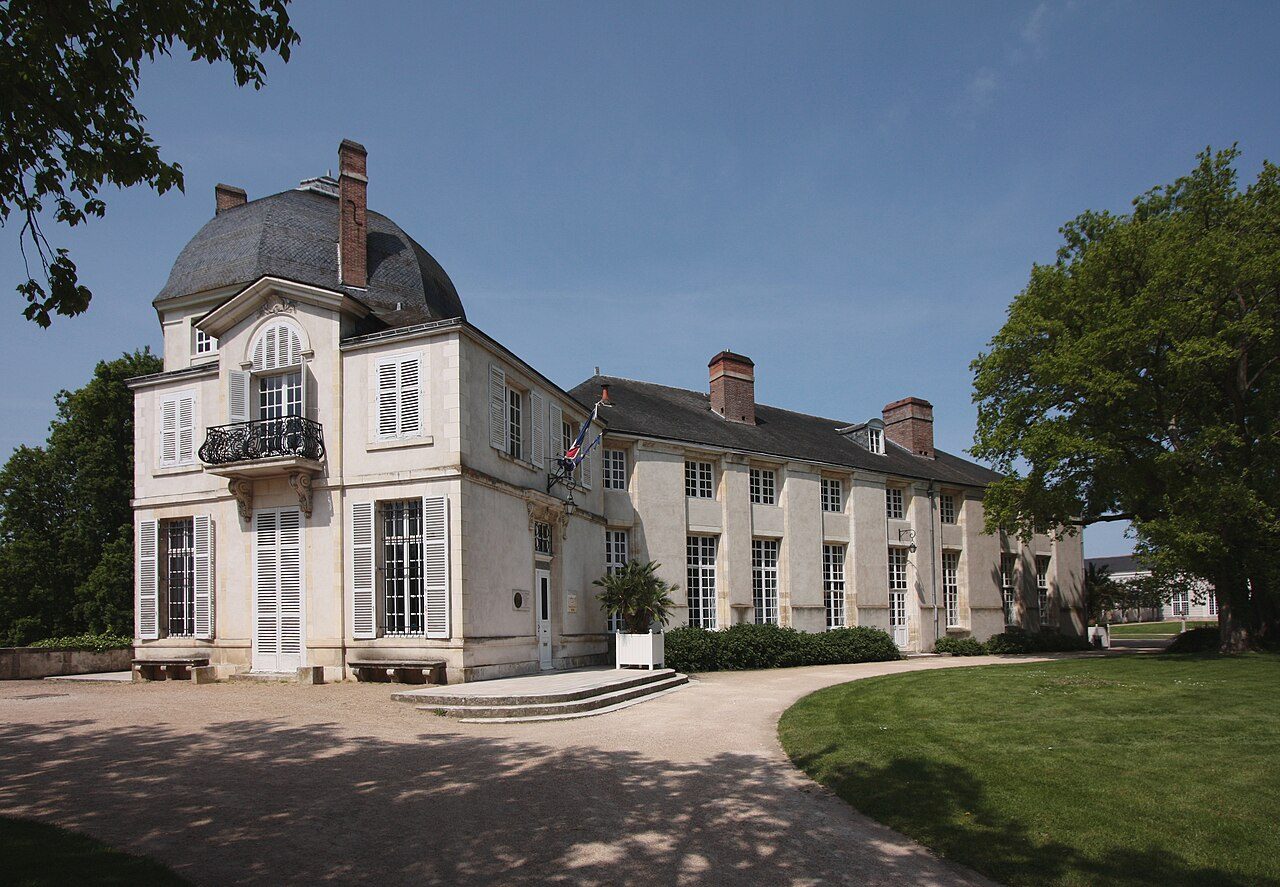 Château de Châteauneuf-sur-Loire à Châteauneuf-sur-Loire
