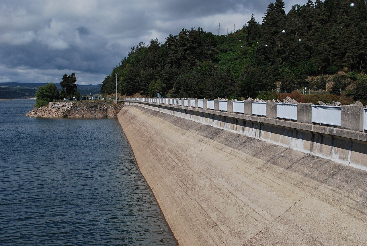 BARRAGE DE NAUSSAC à Naussac-Fontanes