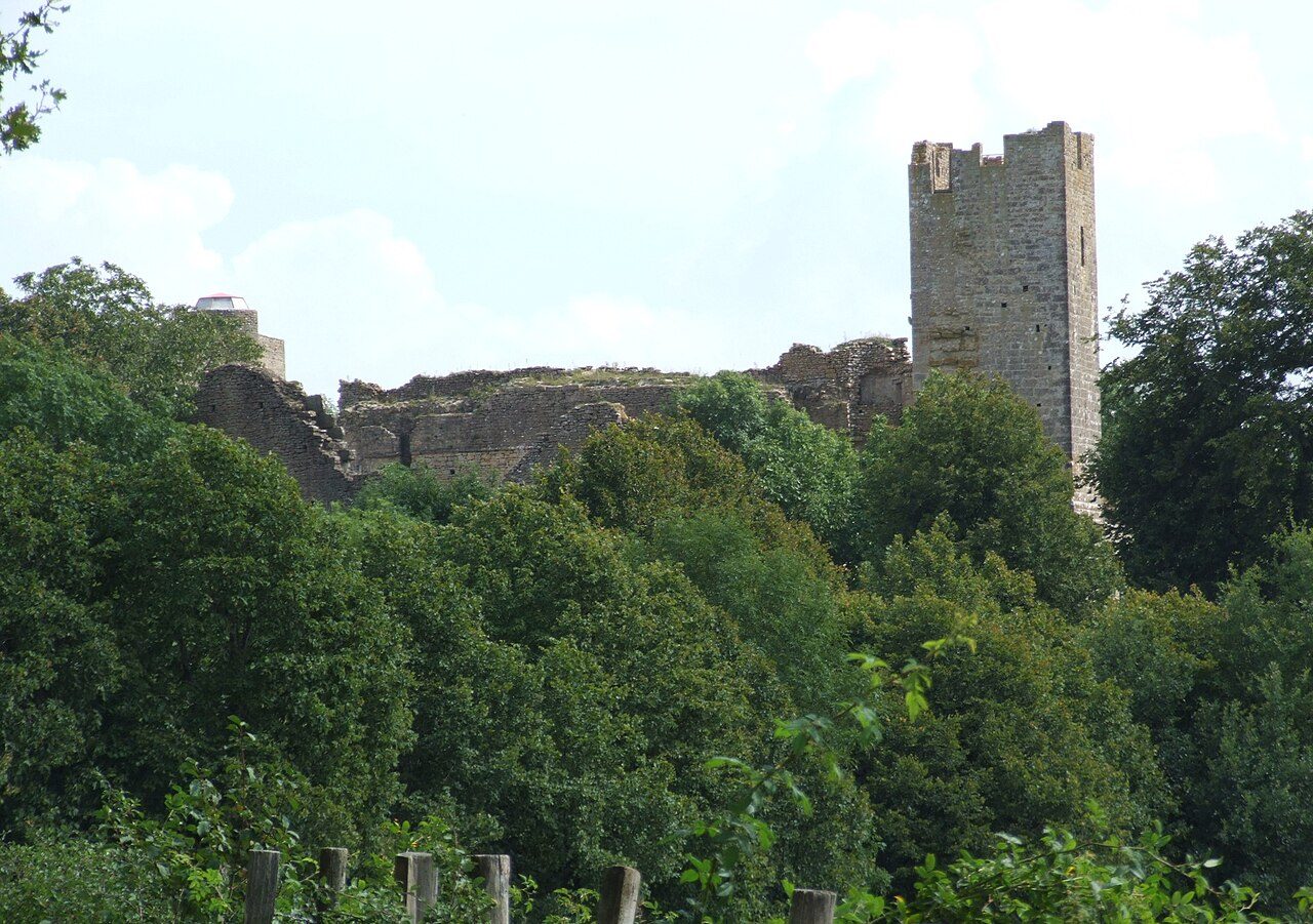Château de Thil à Vic-sous-Thil