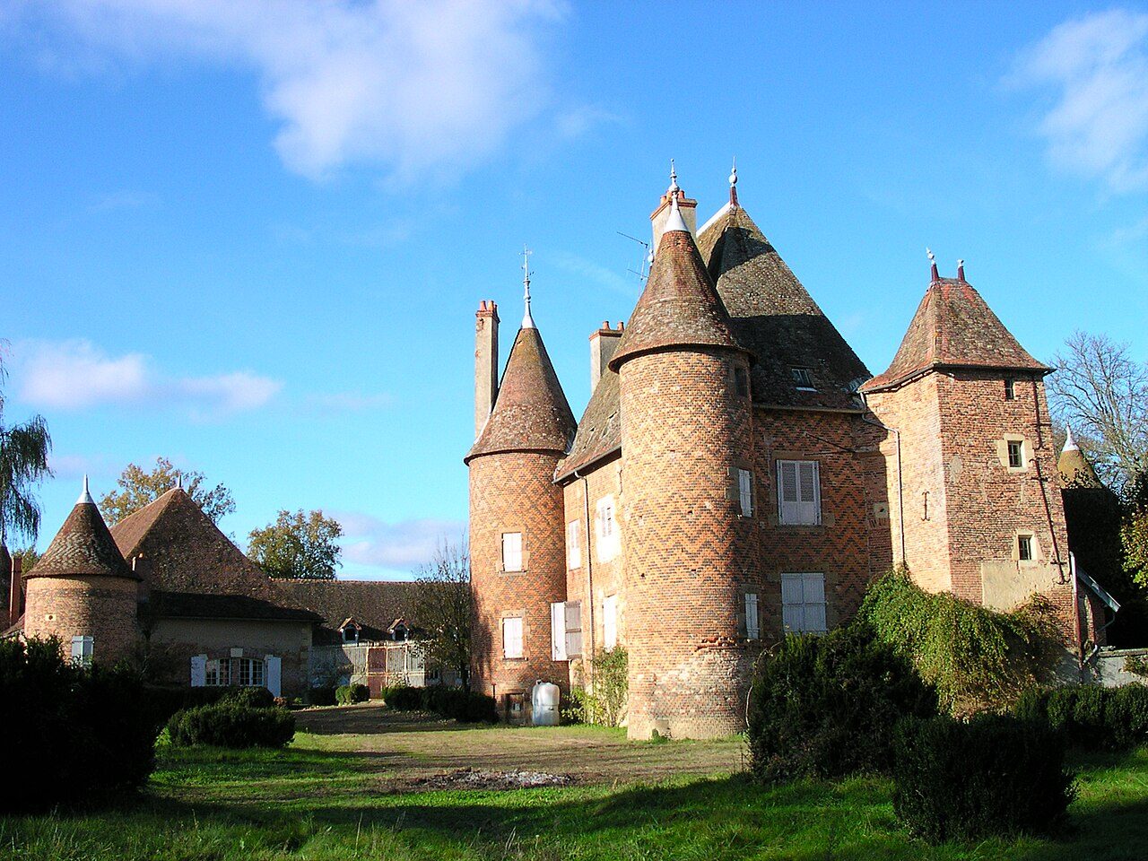 Château de la Cour en Chapeau à Chapeau
