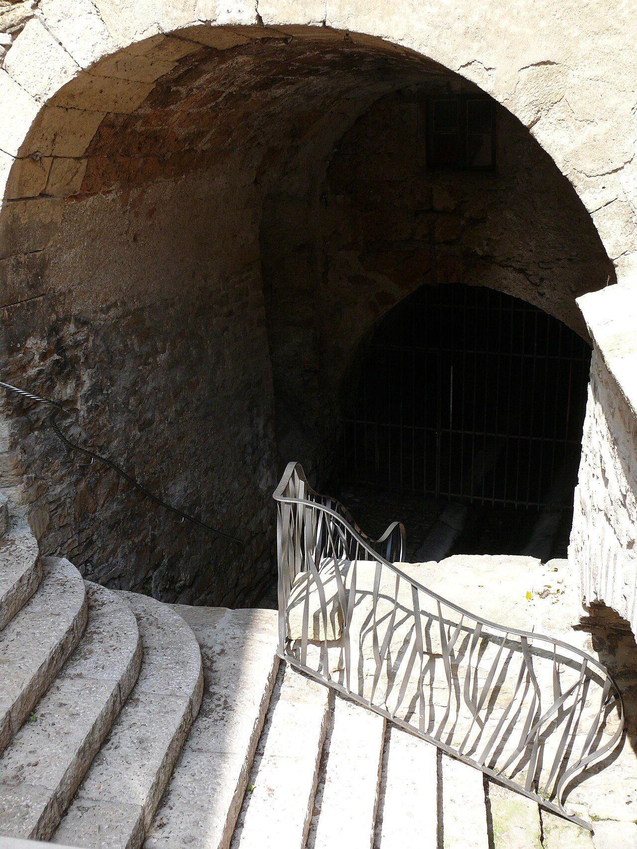LAVOIR DE LA CALQUIERE à Mende