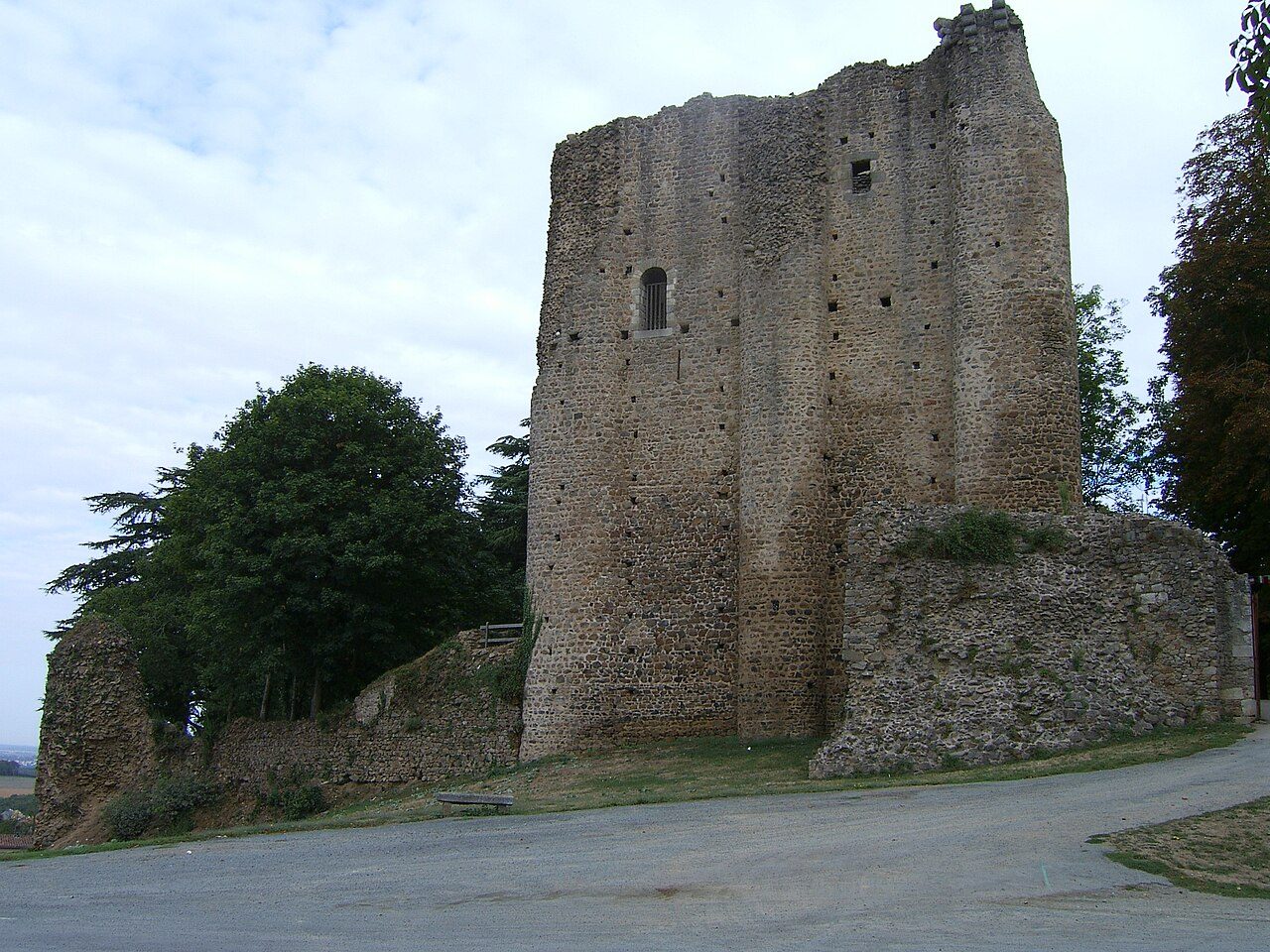 Château de Pouzauges à Pouzauges