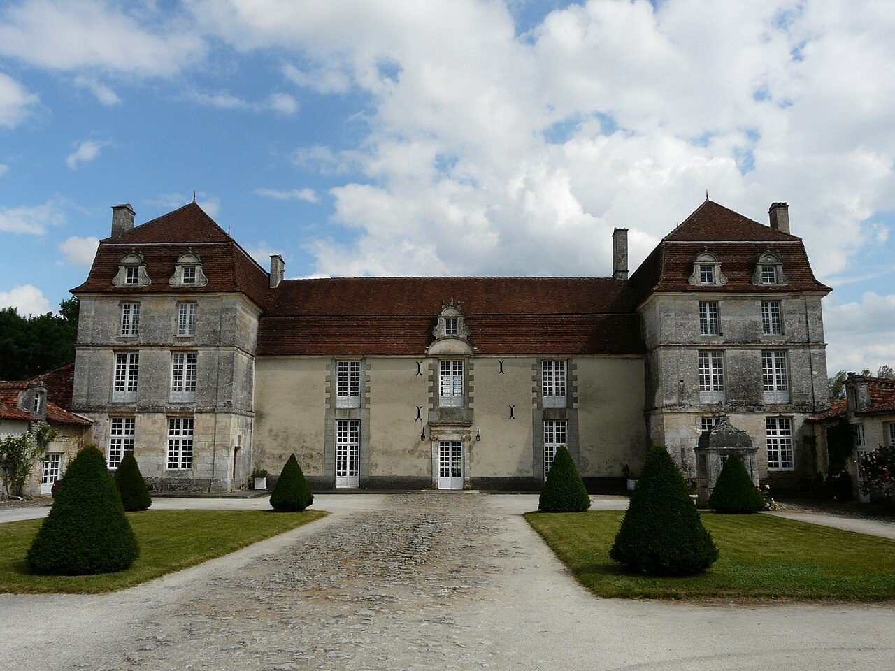 Château de Clauzuroux à Champagne-et-Fontaine