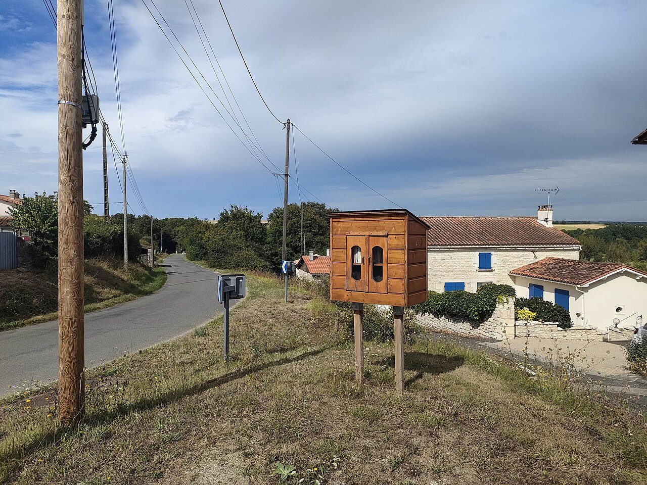 Boîte à livres à Lichères