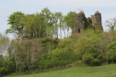 Château de Miremont, ruines à Chalvignac