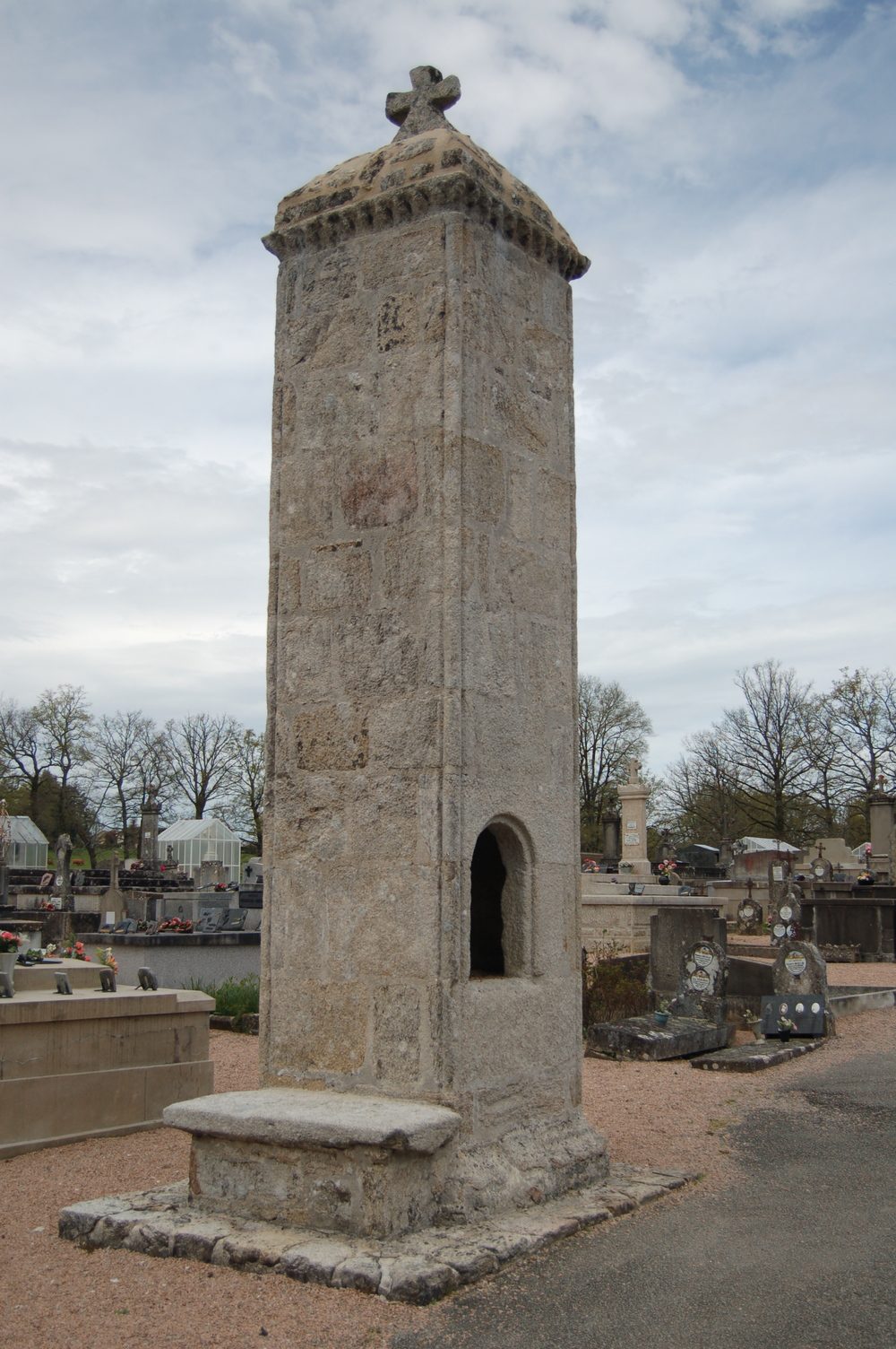 Lanterne des Morts à Oradour-sur-Glane