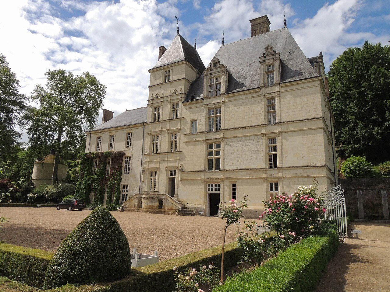 Jardins du château de Poncé sur le Loir à Loir en Vallée