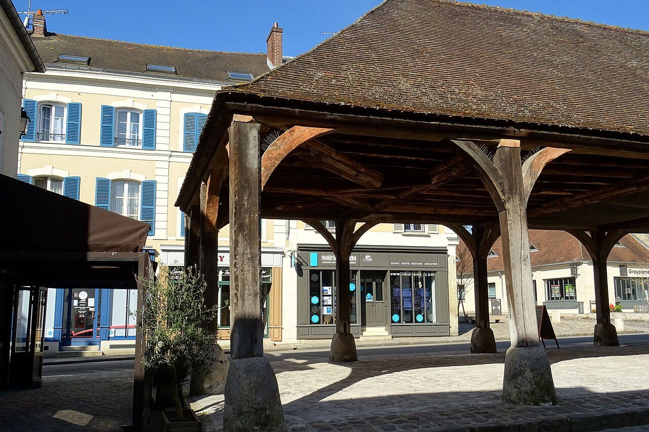 Halle de Luzarches à Luzarches