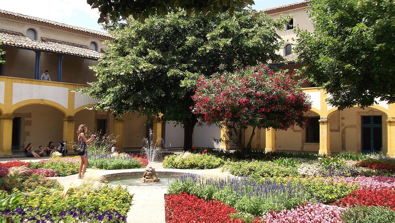 Le jardin de l'espace Van Gogh à Arles