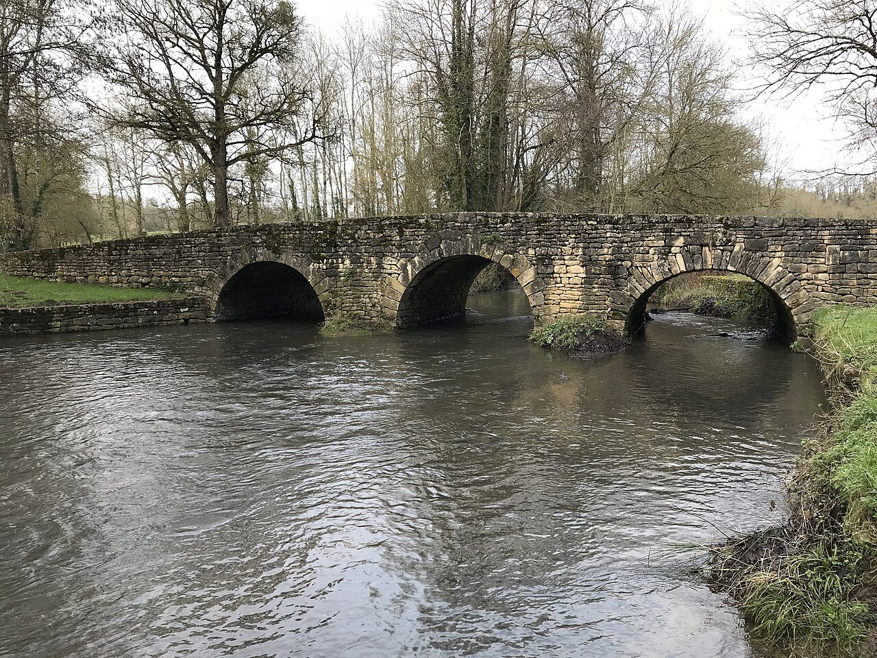 Pont Romain à Azay-le-Brûlé