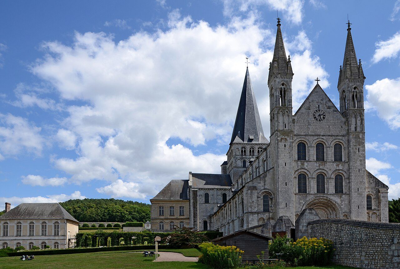 Jardins de l'abbaye Saint-Georges de Boscherville à Saint-Martin-de-Boscherville