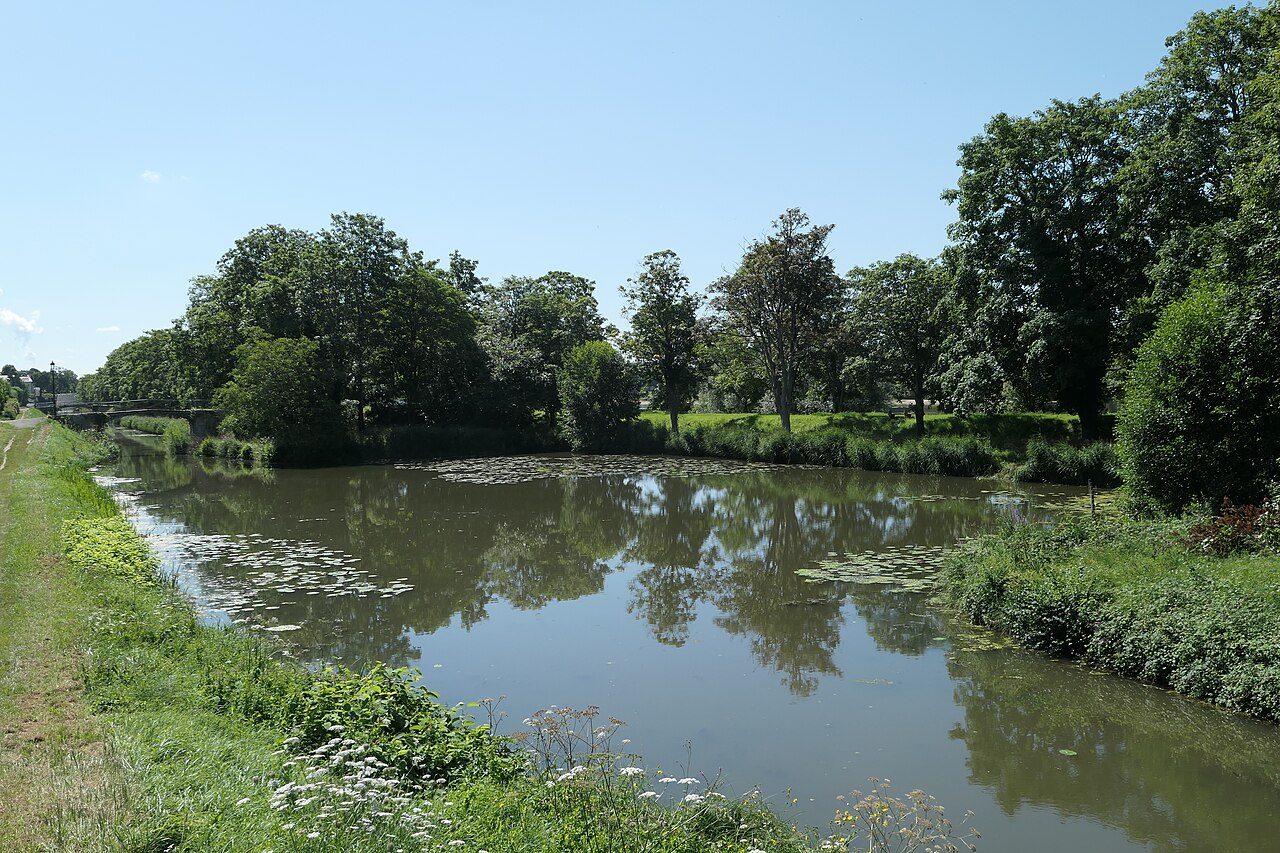 Canal latéral à la Loire à Briare